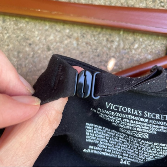 VICTORIAS SECRET Women’s Plunge Push Up Black Bra Size 34C - Picture 14 of 14